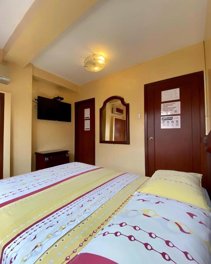 Hostal Montesa Guayaquil Exterior photo
