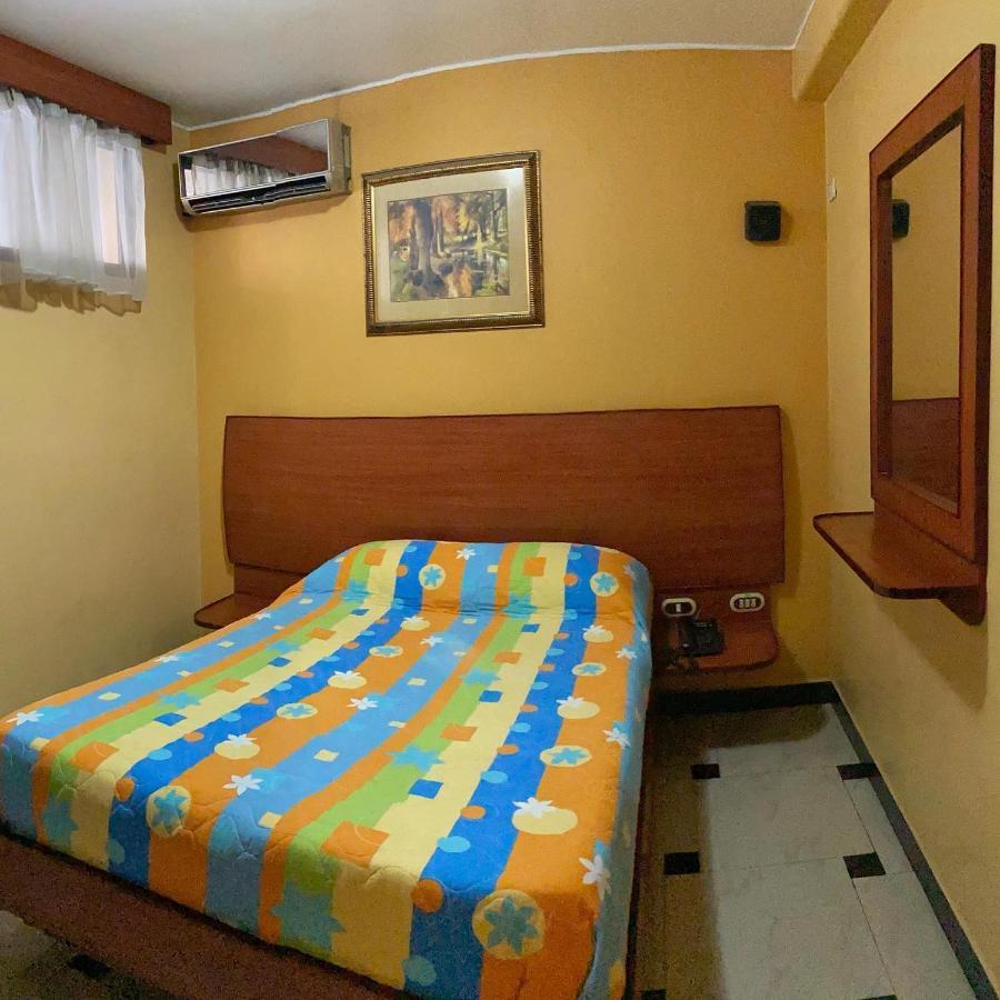 Hostal Montesa Guayaquil Exterior photo