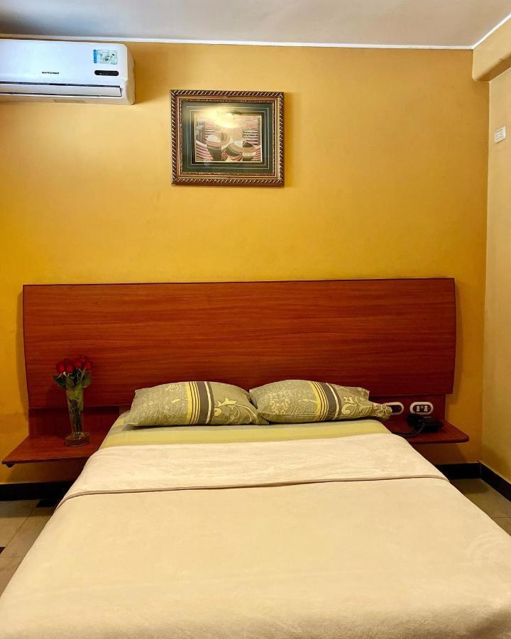 Hostal Montesa Guayaquil Exterior photo